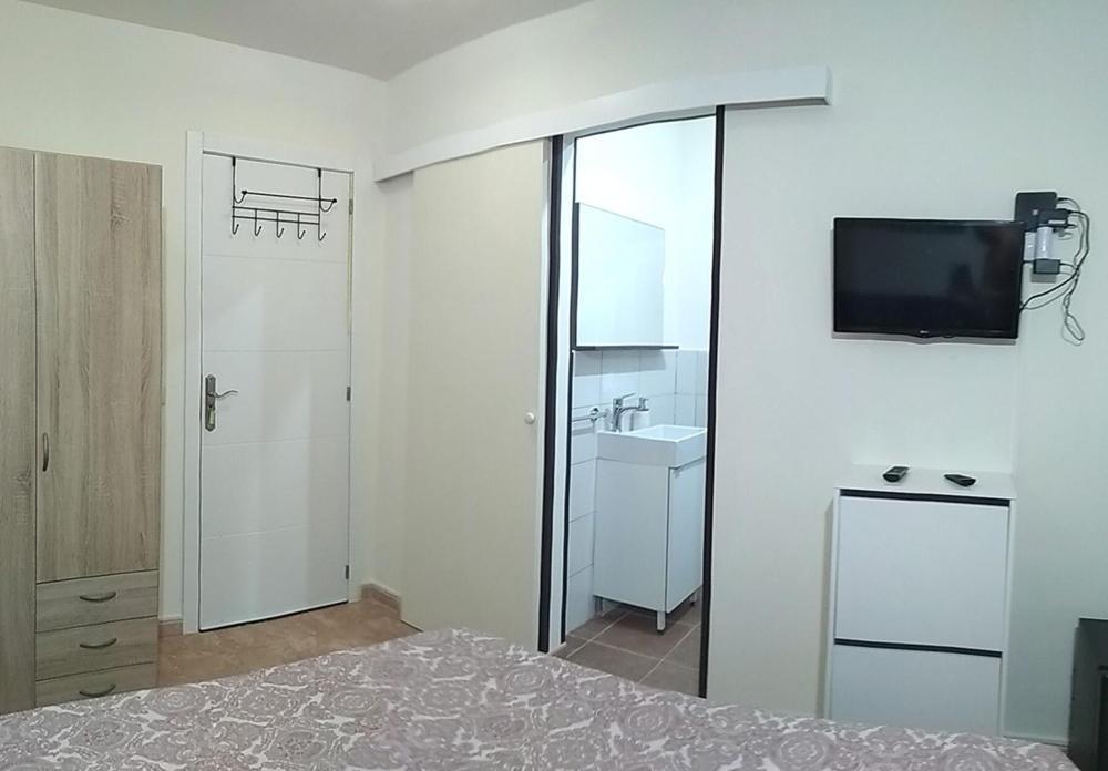 Kiki Vivienda Bed & Breakfast San Isidro  Buitenkant foto